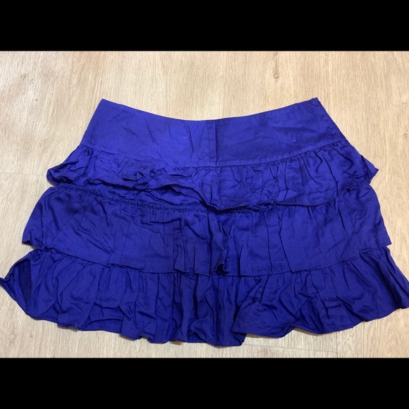 Aritzia Talula Skirt - Picture 2 of 3